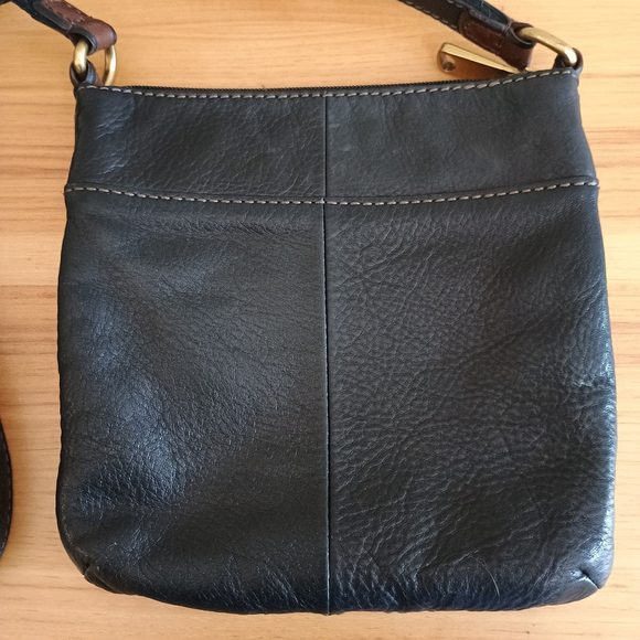 Fossil Vintage Style Black Leather Small Crossbody Bag Purse Brass Hardware... - Picture 4 of 12